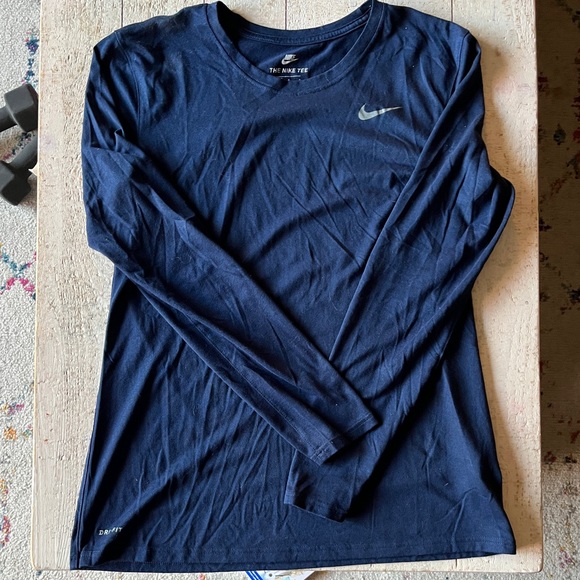 Nike Tops - Nike tee long sleeve navy blue